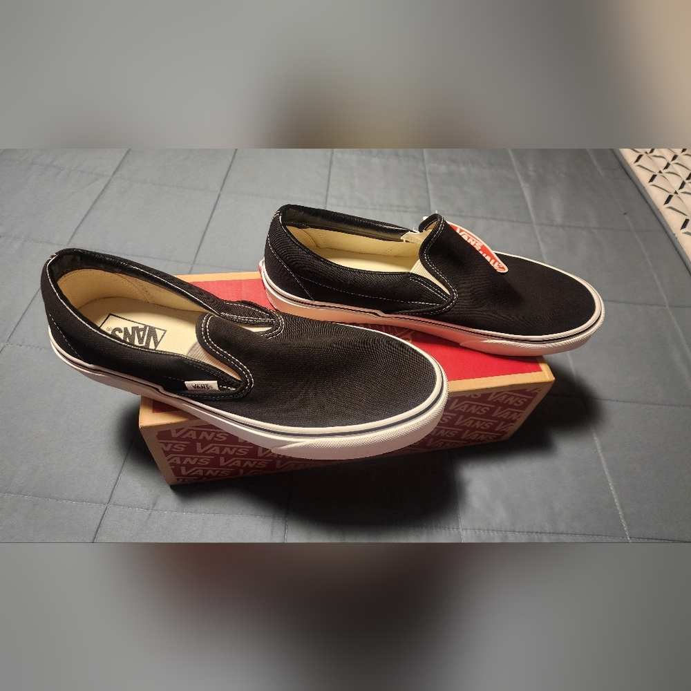Vans Men's Black Slip-On Shoes - Picture 6 of 7